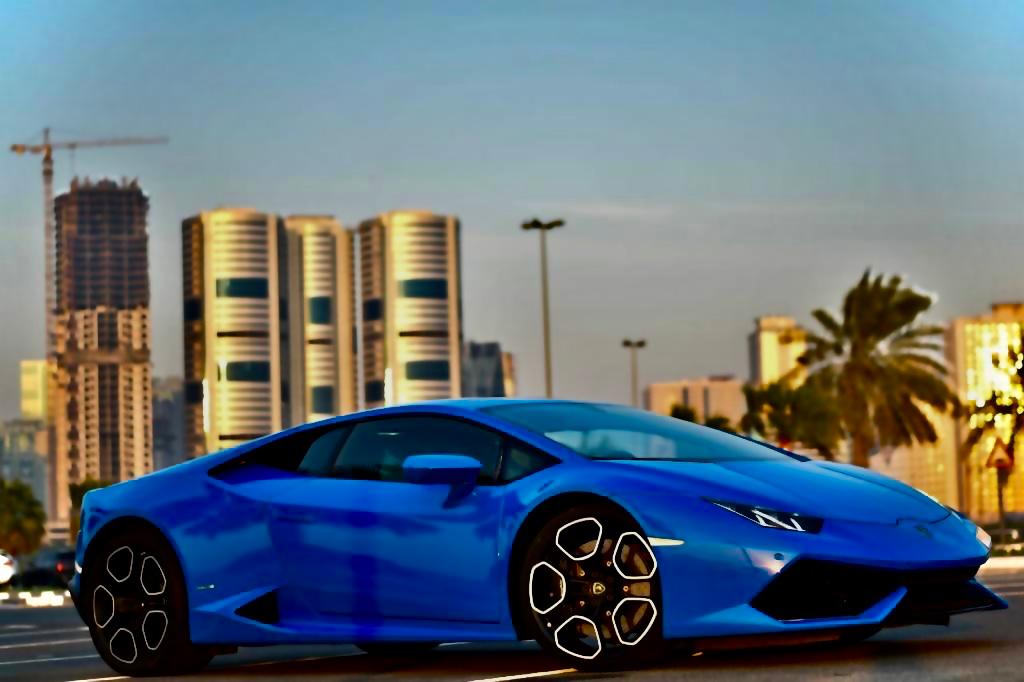 hire Lamborghini Huracan in dubai