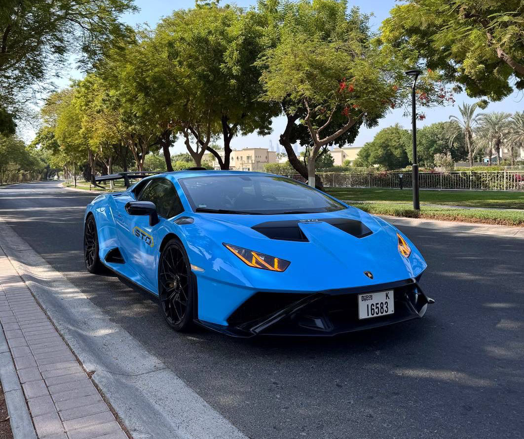 hire Lamborghini Huracan STO V10 Blue in dubai
