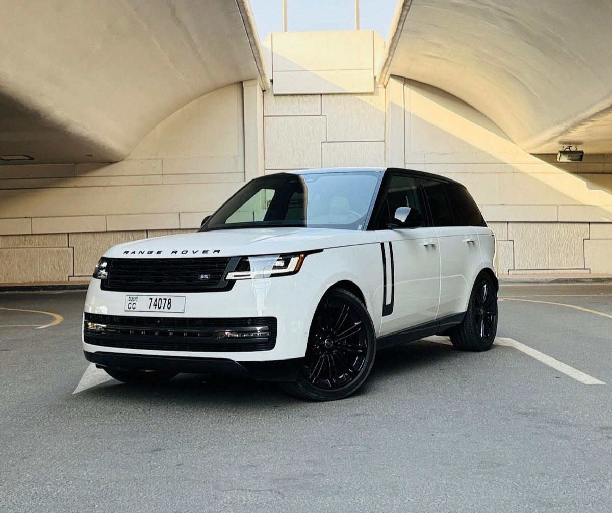 Range Rover Vogue HSE V8 White Good Price  2025 Vermietung Dubai