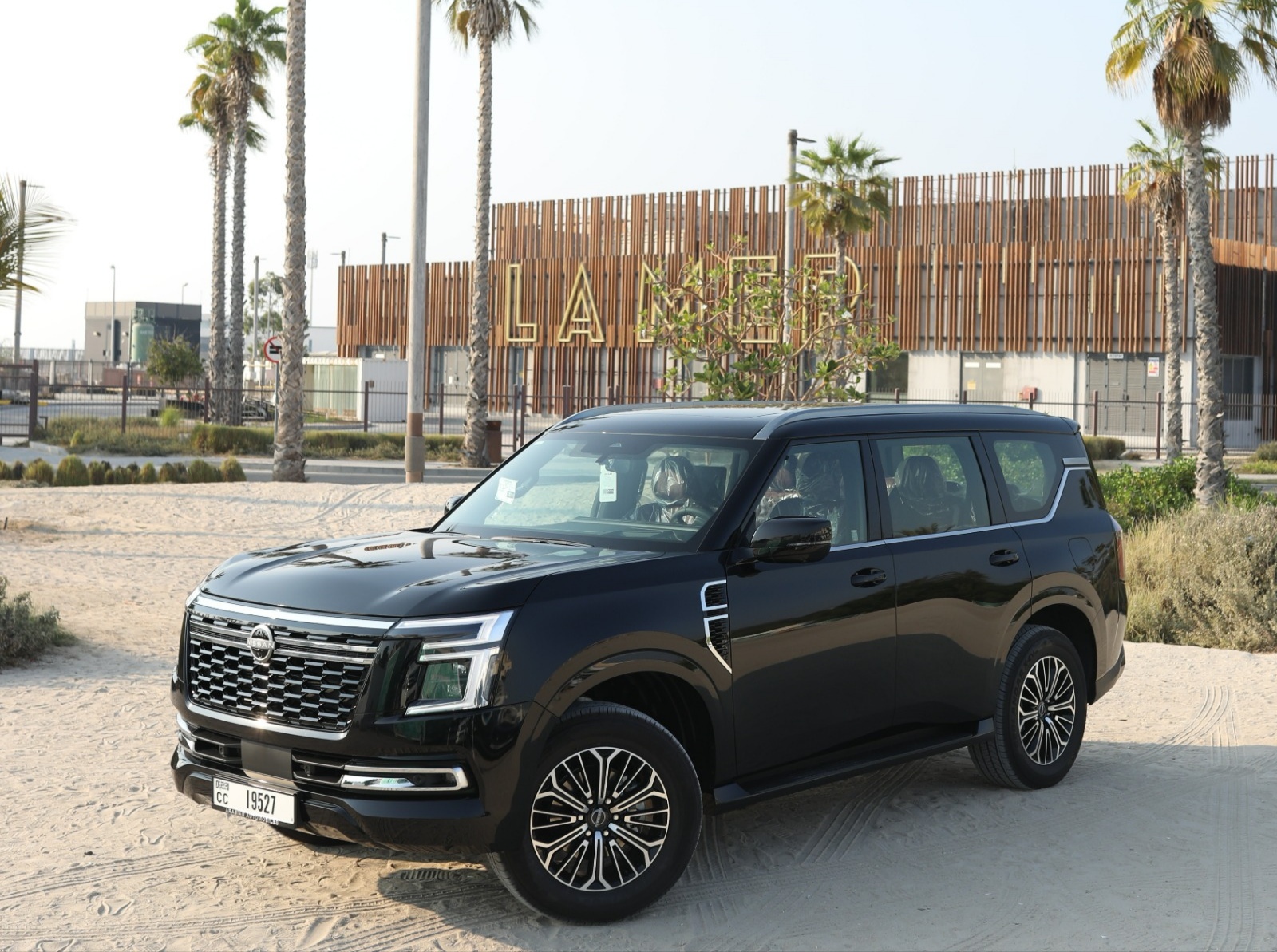 Nissan Patrol Titanium Black Good Price  2025 Vermietung Dubai