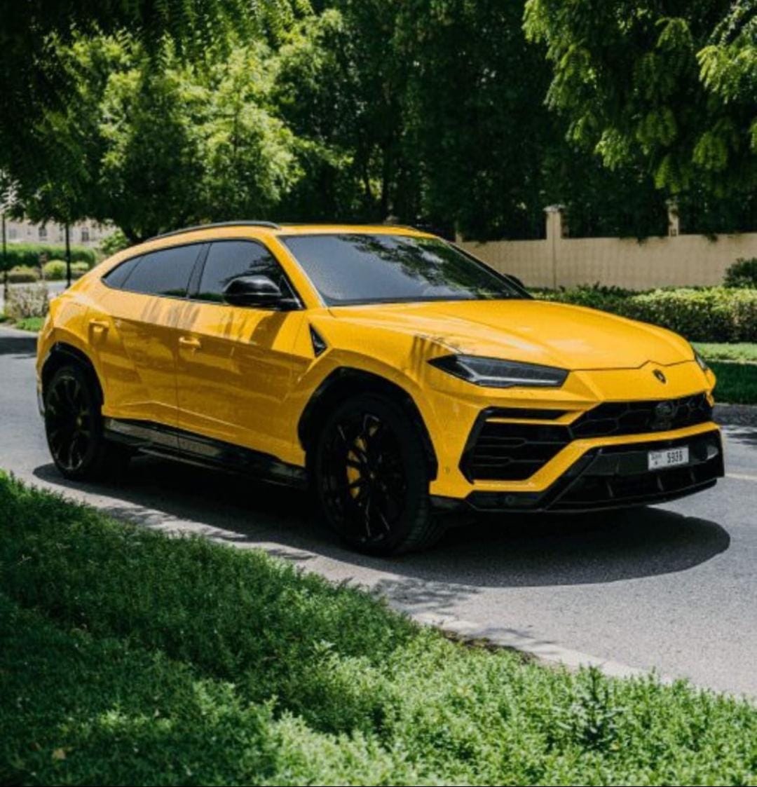 Lamborghini Urus Yellow No Deposit  2024 Vermietung Dubai