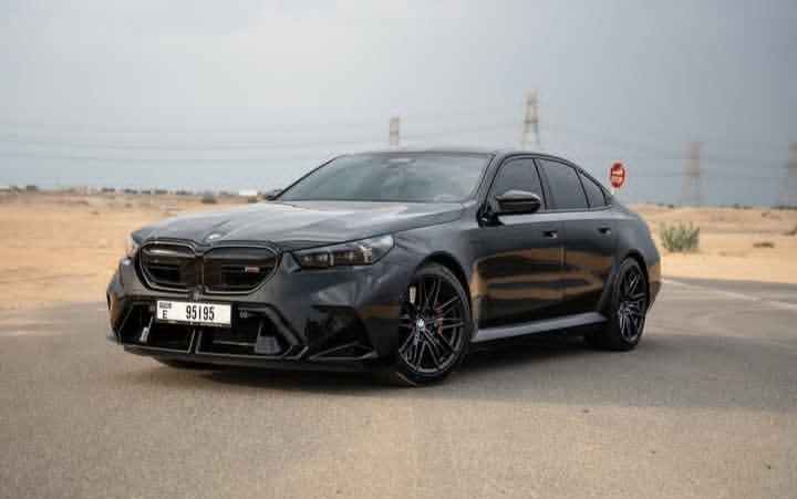 بي ام دبليو Series m أسود  2026 تأجير دبي