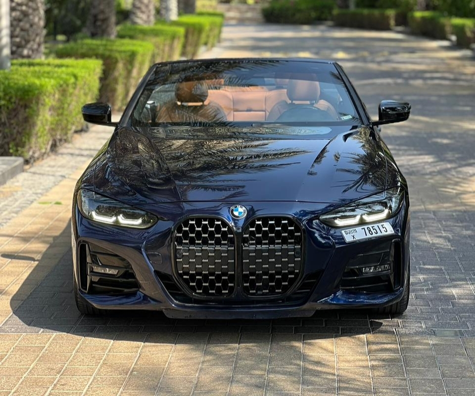 Cheap BMW 420i Cabriolet interior Saffron  2022 Vermietung Dubai