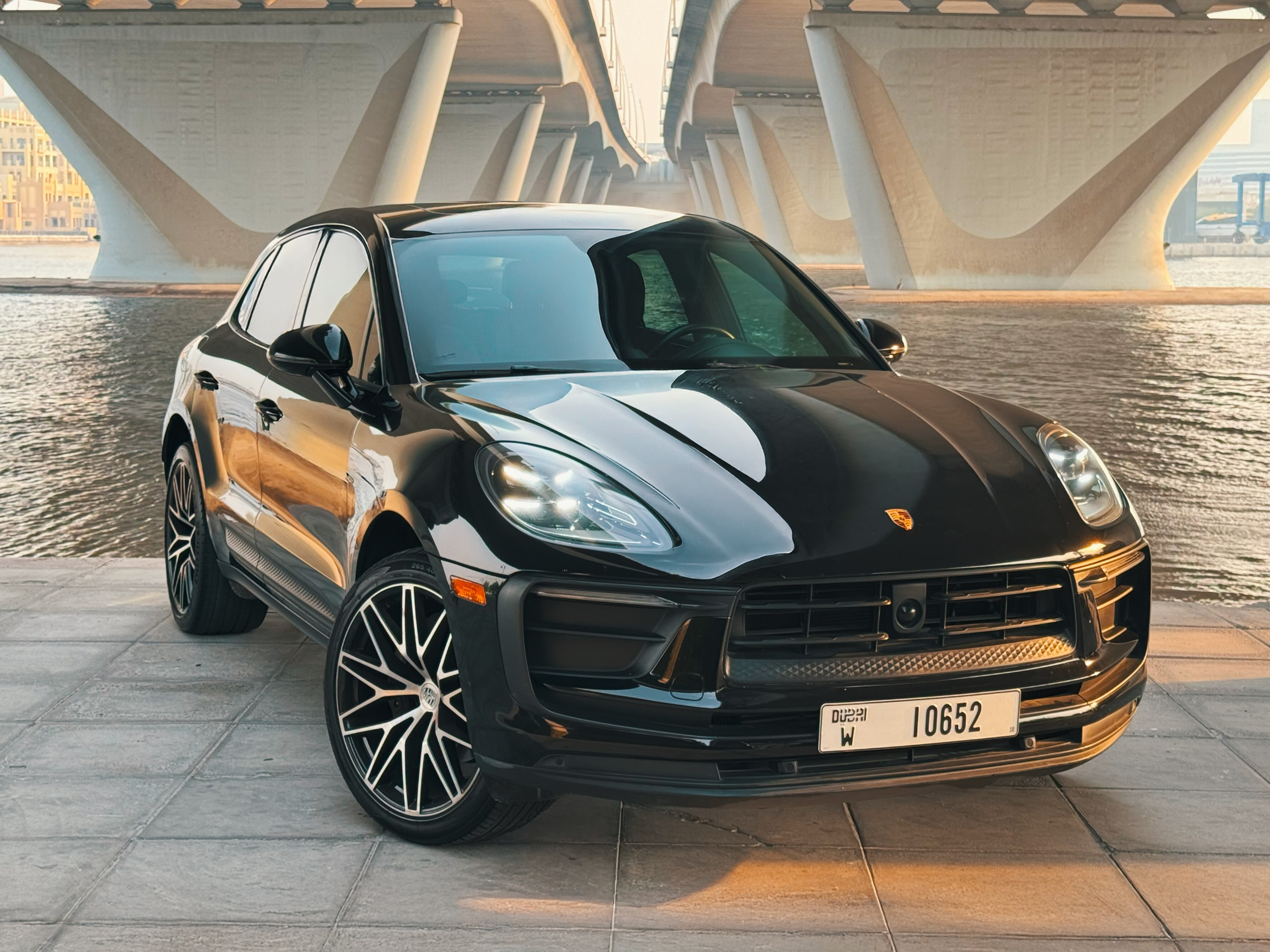 hire Cheap Porsche Macan Turbo Black Monthly in dubai