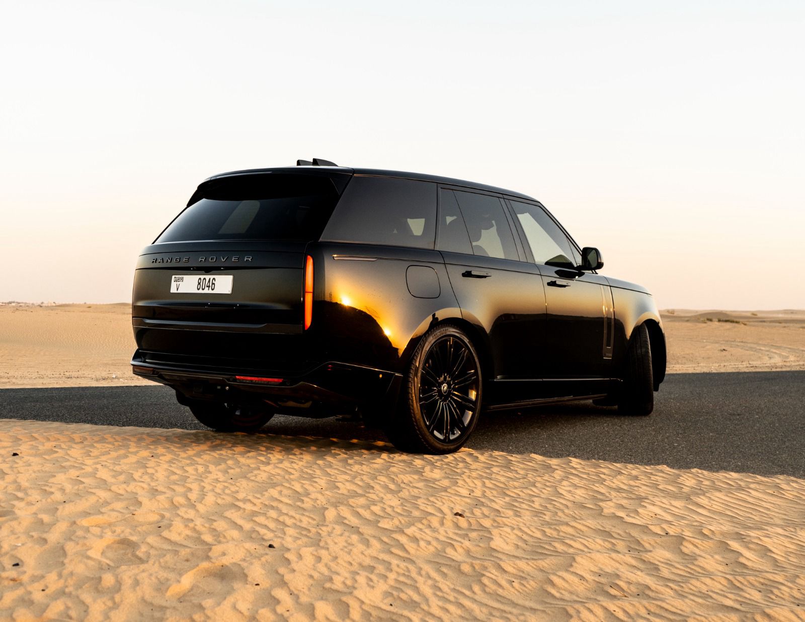 mieten Range Rover vouge autobiography Black Good Price  2023 in Dubai