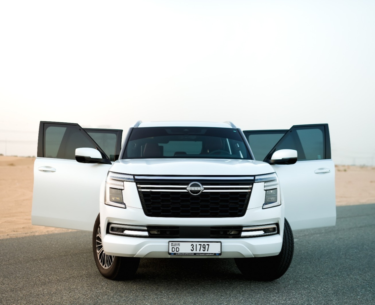 mieten Nissan Patrol Platinum White Interior Burgundy  2025 in Dubai